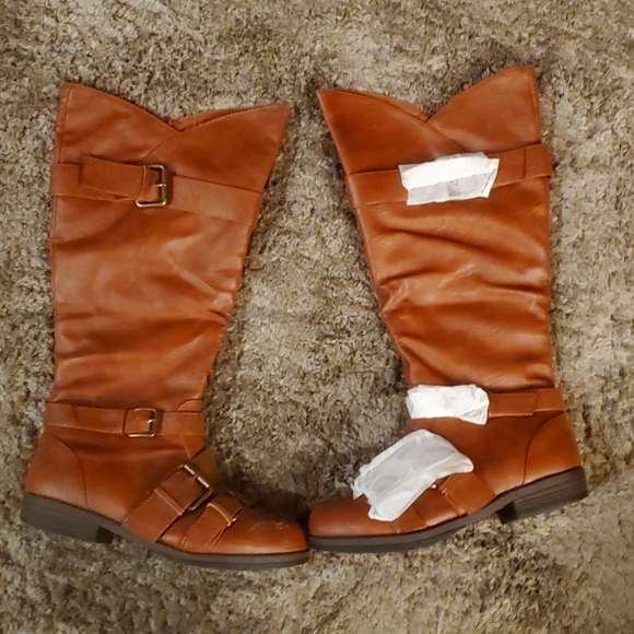 Boots - Picture 2 of 3